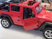 Pojazd terenowy. Samochód z napędem pull back . Zabawki dla chłopców .