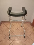 Wózek chodizk rehabilitacyjny