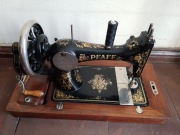 Nieśmiertelna Maszyna PFAFF Antyk Idealny Stan Drewniane Pudło