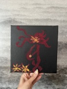 Obraz mały obrazek hippie tribal trippy art boho diy czarne złote czerwone 