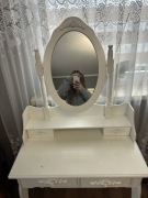 Biała toaletka, używana