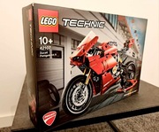 LEGO 42107 Technic Ducati Panigale V4 R