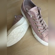Śliczne, nowe, skórzane trampki Converse!