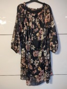 Elegancka sukienka w kwiaty 