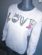 Biała nakrapiana bluza z sercem love