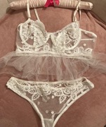 Biały komplet bielizny z tiulem, rozmiar M