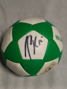 Piłka z podpisem Kuby Błaszczykowskiego.