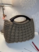 Torebka damska robiona na szydełku 