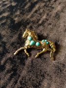 pin pinezka broszka koń