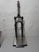 Amortyzator SR SUNTOUR XCT V2 koło 26"  rura sterowa 1-1/8" 28,6mm + stery