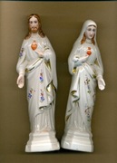 Dwie, dawne figurki - pięknie zachowane.