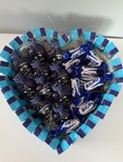 Box ze słodyczy w kształcie serca 