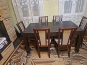 Stół plus 6 krzeseł w komplecie
