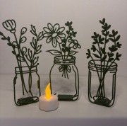 Zestaw dekoracyjny – kwiaty w słoikach