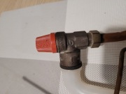 Zawór bezpieczeństwa piec Buderus U004-24 wraz z armaturą jak na zdjęciu 