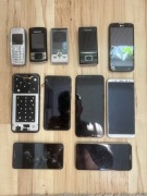 Zestaw telefonów 12 sztuk uszkodzone 
