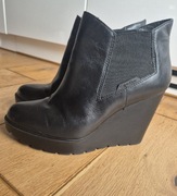 Botki damskie na koturnie Calvin Klein, skóra naturalna, czarne, r. 40