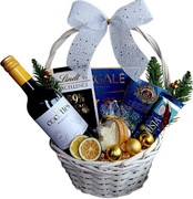 Kosz Prezentowy Świąteczny z Winem i Słodyczami – Zestaw Premium