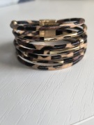 Bransoleta nylonowa panterka z ozdobnymi elementami na magnes