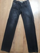 Czarne spodnie dżinsowe Zara 164