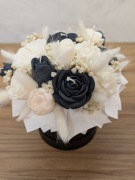 Elegancki flowerbox sojowy – czerń & ecru | ręcznie wykonany | unikat