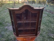 Stylowa witrynka wisząca 