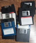 Dyskietki 1.44 18szt. rózne marki   (212)