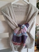 Uroczy sweterek ,kolorowe rękawy. Handmade.