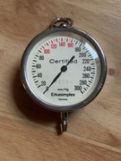 Stary manometr do ciśnieniomierza