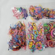 Akcesoria do włosłw frotki, spinki, gumki