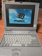 Laptop Toshiba 220CS FDD Pentium 133MHZ 32GB EDO USB IRDA 1,4 GB HDD WIN95