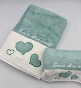 Puszysty Zestaw 2 Ręczników "Love is all on world" 