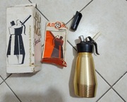 Syfon do bitej śmietany z prl-u w pudełku