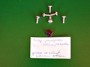 Wkręty mocujące panel przedni pralki do obudowy