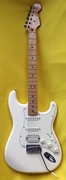 Gitara elektryczna Fender Player Stratocaster HSS White Biały