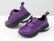 Trampki z fioletowej skóry