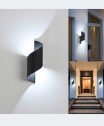 KUKAK Lampa LED zimna biel Zewnętrzna IP65 10W 3000K Czarny mat