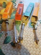 4 szklane strzykawki z PRL