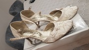 Śliczne, kremowe buty ślubne...