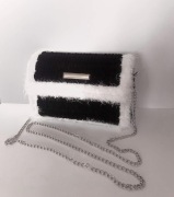 Puszysta torebka z kanwy 