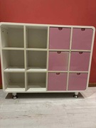 szafka różowa  półki i  szuflady 