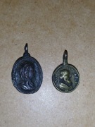 Sprzedam zabytkowe medaliki 