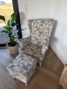 Fotel uszak Meble Best Columbus z podnóżkiem pufem loft scandi