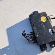 Wzmacniacz antenowy Audi A8D2 4D0035530A