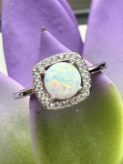 Srebrny 925 pierścionek z opalem i cyrkoniami
