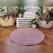 Ażurowy dywan na szydełku