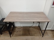 Biurko na sprzedaż 60x 120 cm w kolorze jasnego dębu