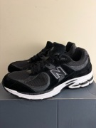 Buty/Sneakersy New Balance M2002RBK
