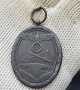 MEDAL  ZA BUDOWĘ  UMOCNIEŃ  .  CYNK BRĄZOWIONY . ORYGINAŁ 