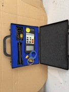 Termometr w walizce wraz z termoparami Peak Tech 2670